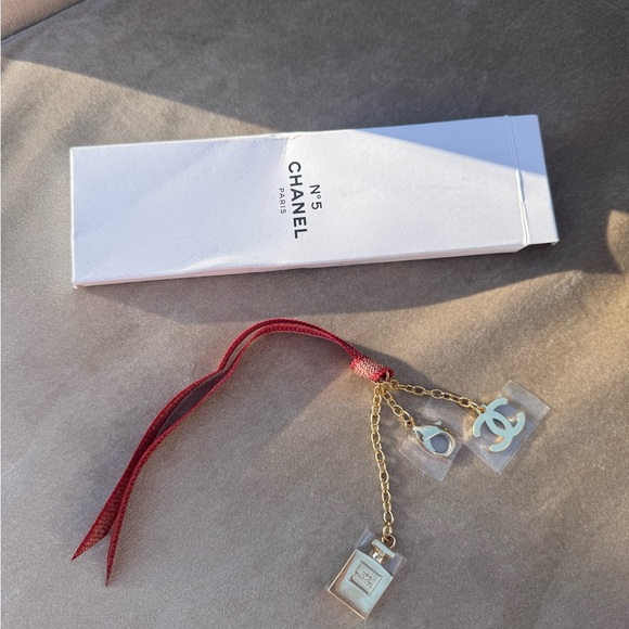 Chanel Gold Charm Keychain - Picture 2 of 7